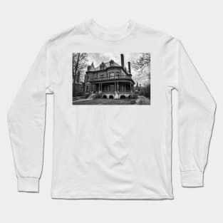 Heritage Hill Mansion In Black And White Long Sleeve T-Shirt